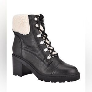 Marc Fisher
Women's Lakynn Lace Up Lug Sole Heeled Combat Booties size 7.5